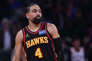 文森特23分钟前6中1 垃圾时间扔个3分 7投仅6分 正负值-20倒数第1