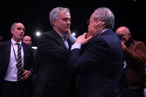 队报：一些皇马高层认为穆帅已过气，但老佛爷非常欣赏穆里尼奥