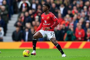 TA：梅努将在今天与曼联签下续约合同，大幅度加薪续约至2031年