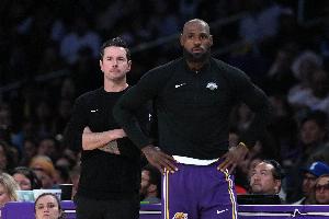 雷迪克：昨天在场上训练时间不到30分钟 一直尽量让球员们多休息