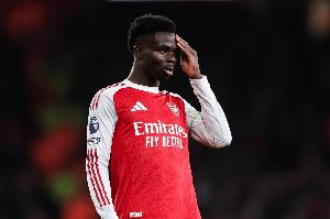 你们咋也累了？阿森纳换上萨卡等5名替补，28次对抗仅成功11次