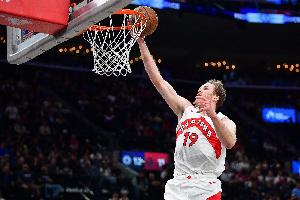 一人扛双塔！珀尔特尔半场5中5拿10分 骑士双塔合计10分