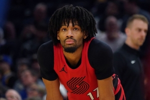 名嘴：开拓者会为了亨德森送走夏普吗 就如76人交易麦凯恩那样