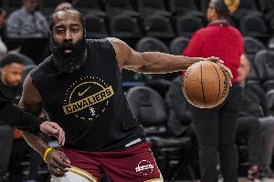 哈登季后赛场均22分2断 投篮48.6%&三分41% 均为离开火箭后新高