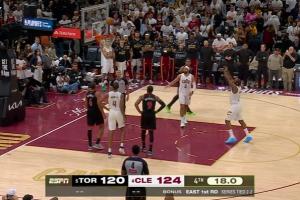 累了？哈登关键时刻连续三投不中 罚球2中1 但防下巴恩斯绝望三分