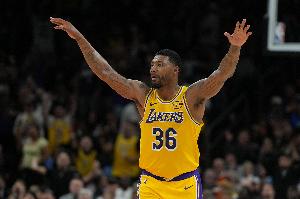 斯玛特：我们要拿出背水一战的姿态打球 真正的硬仗才刚刚开始