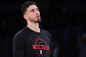 申京：我们依旧充满斗志 我们要在洛杉矶赢下G5 让人湖人感到紧张