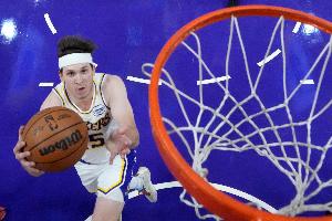 里夫斯：时隔许久重返赛场让我起了一身鸡皮疙瘩 很有趣&球迷很棒