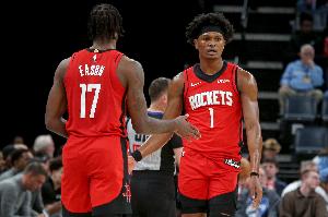 美记：伊森&阿门次节攻防都有发挥 这对“恐怖双子星”是赢球要素