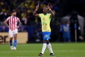 卡福：“维尼修斯新规”太棒了，踢球就要坦然表达、光明磊落竞争