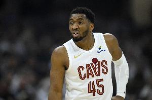 躺一把！米切尔今天不在场骑士净效率+37.2 在场净效率-9.5