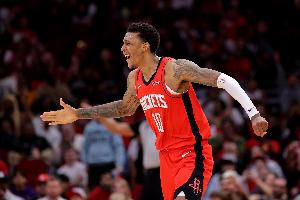 贾巴里：我整场比赛都在保持专注 职业生涯里也必须保持这种心态