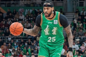 场上状态很一般！莫兰德半场3中1拿2分3板 有2失误&正负值-13