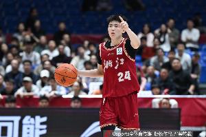 年轻就是要敢打！李悦洲加时上篮绝杀！11中5得15分3板&正负值+8