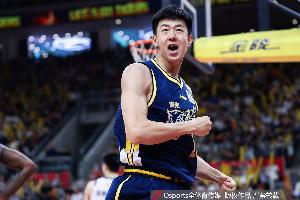 翻江倒海！王少杰屡屡暴扣 半场5中5拿到10分4板