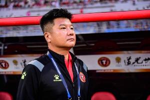执教1年10个月！李金羽成本赛季中超首位下课的主帅