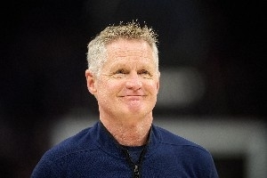 名记：ESPN的高层管理人员试图劝说科尔离开勇士 重返解说席