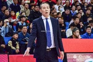 媒体人：主帅对决或决定京粤系列赛走向 许利民暂停时机令人疑惑