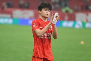 上海海港在周三进行的中超联赛已取得九连胜